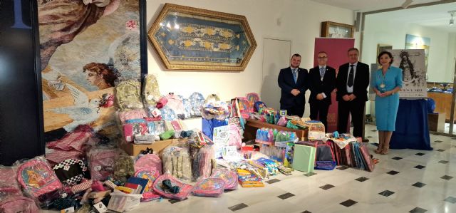 El Paso Azul recauda más de 150 kilos de material escolar en la recogida solidaria para contribuir a que los niños y niñas de Lorca tengan una “vuelta al cole” feliz