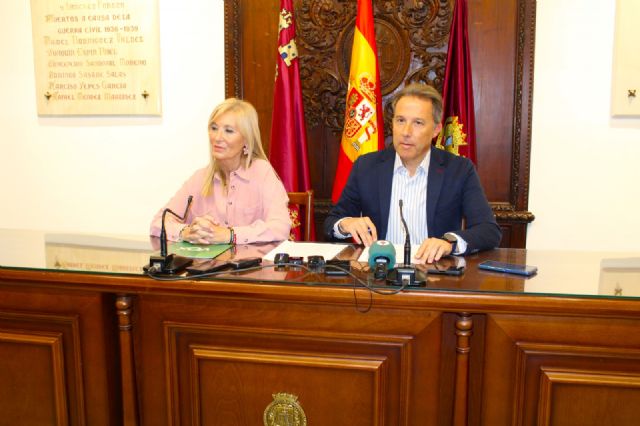 Los lorquinos se ahorrarán 3,5 millones de euros en impuestos, tasas y precios públicos municipales el próximo año gracias al acuerdo entre PP y VOX