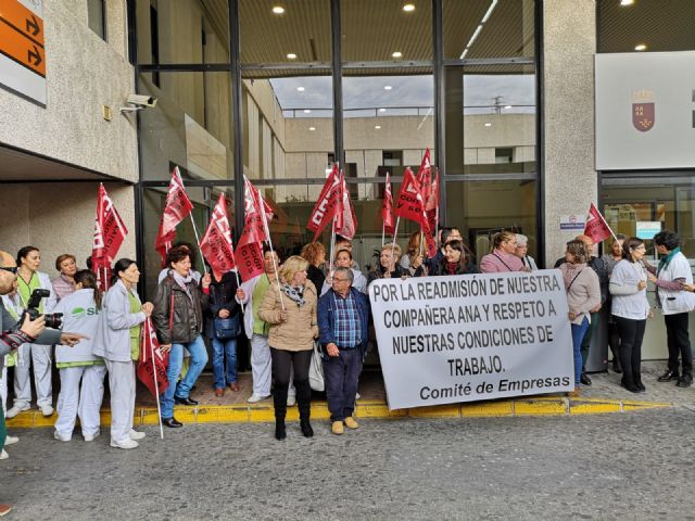 El PSOE respalda al colectivo de trabajadoras del servicio de limpieza del hospital Rafael Méndez de Lorca