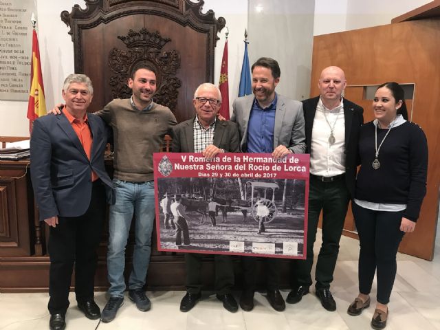 La Hermandad del Rocío de Lorca invita a los lorquinos a participar en la V Romería Rociera que tendrá lugar el 29 y el 30 de abril en las inmediaciones del Pantano de Puentes