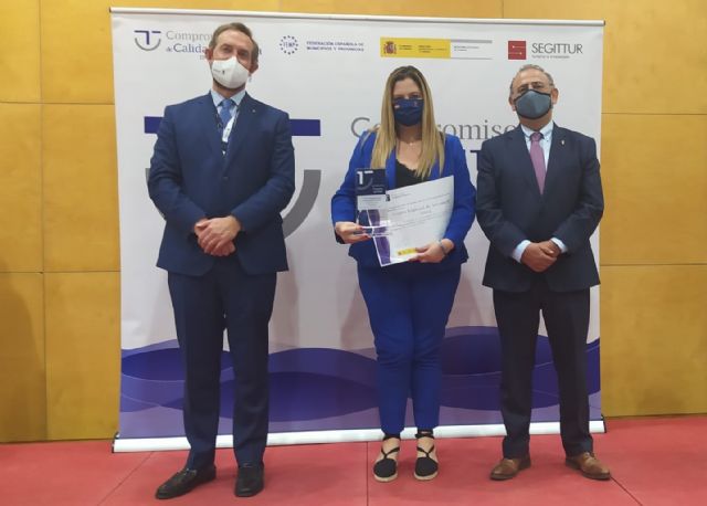 El Centro de Artesanía de Lorca recibe en Fitur el premio Sicted como segundo finalista de ´Establecimiento más competitivo de 2020´