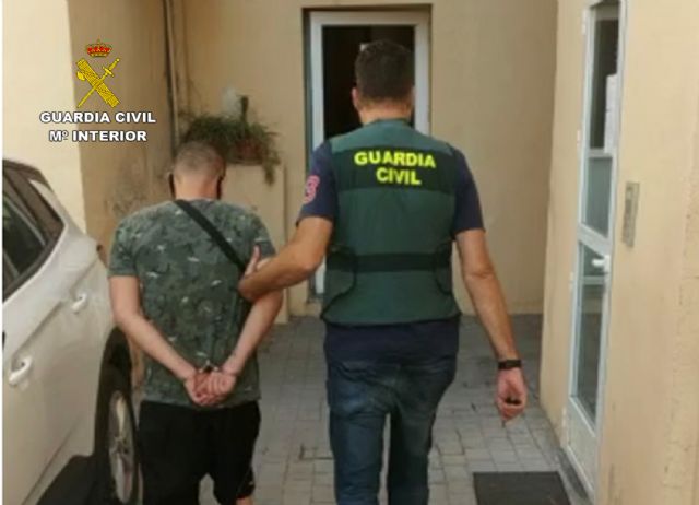 La Guardia Civil detiene a dos vecinos de Lorca por el robo en una vivienda