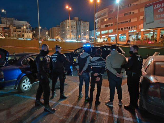La Policía Local de Lorca detiene a un grupo organizado dedicado al robo en viviendas por la comarca y alrededores