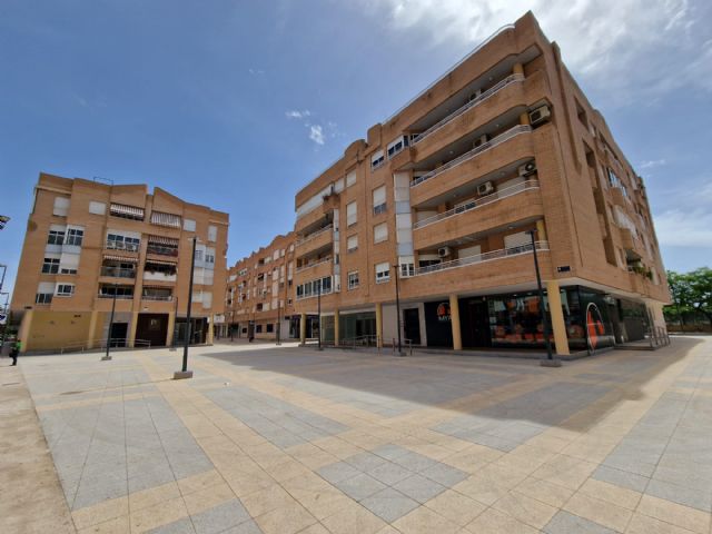 El Ayuntamiento de Lorca finaliza los trabajos de impermeabilización de la Plaza de Vera que pondrán fin a las filtraciones en los sótanos del residencial Miguel Ángel