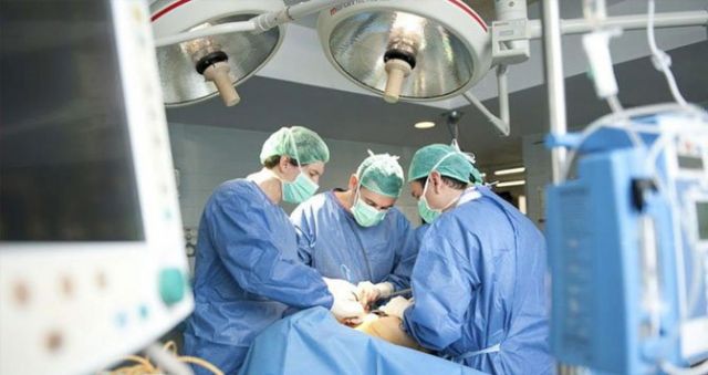 IU alerta del incremento de la lista de espera quirúrgica en el Área III por el cierre de quirófanos en verano