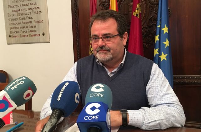 El PSOE exige a Gil Jódar menos triunfalismo, más transparencia en la contratación y más apoyo a jóvenes y parados de larga duración