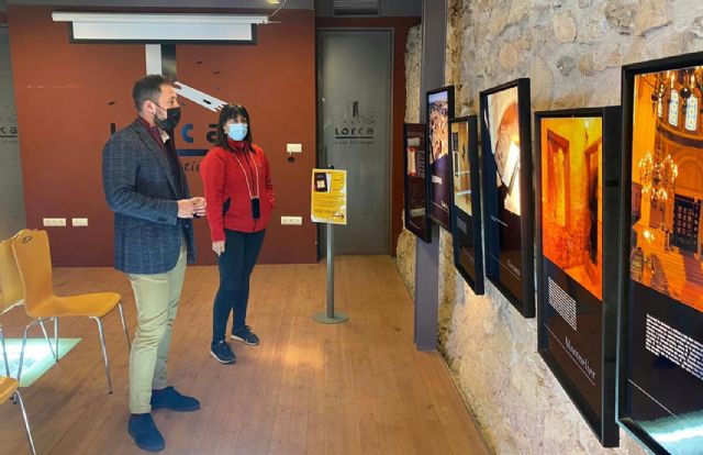 Hoy ha abierto al público la exposición 'Benjamín de Tudela. Un viajero en el tiempo', que será visitable hasta el 10 de enero en el Aljibe del Espaldón del Castillo de Lorca