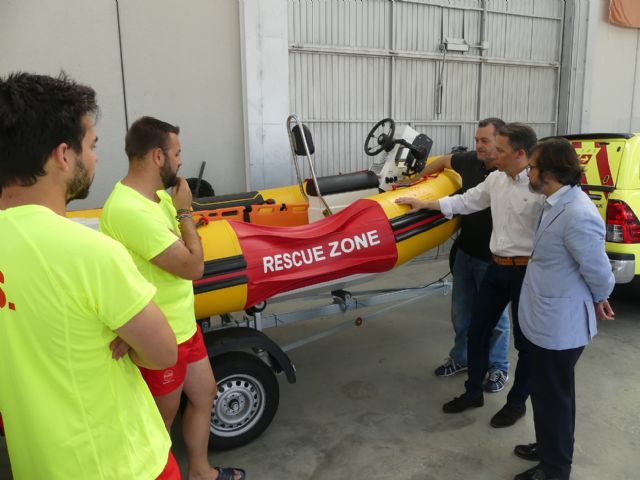 Servicios de vigilancia, primeros auxilios y salvamento en las dos playas de Lorca
