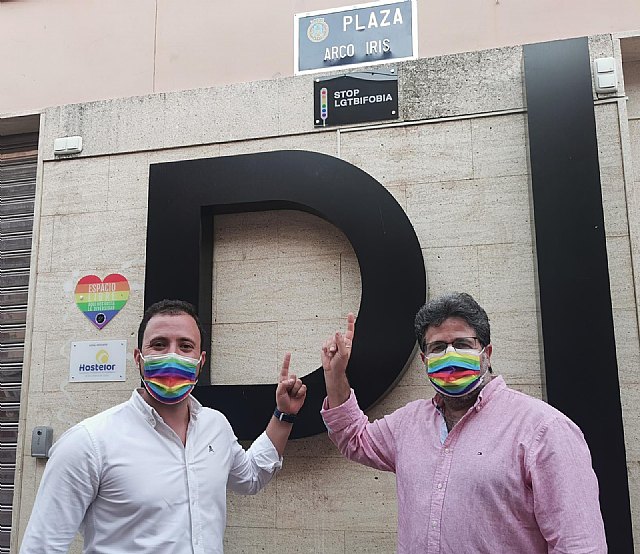 Ciudadanos Lorca celebra que el municipio cuente con una ‘Plaza Arco Iris’ en pleno centro histórico para visibilizar al colectivo LGTBI