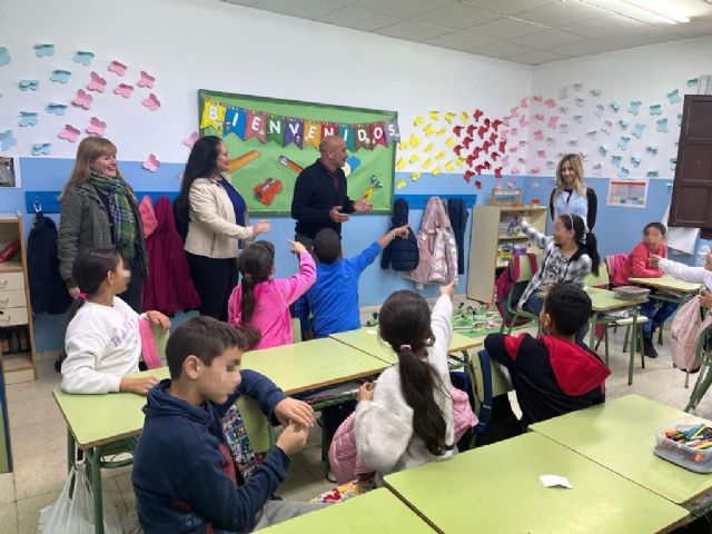 El Ayuntamiento de Lorca pone en marcha un programa piloto de diversidad cultural en el ámbito educativo en el CEIP Casa del Niño