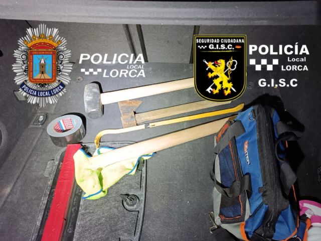La Policía Local de Lorca consigue frustrar el robo de un cajero automático en la pedanía de La Paca