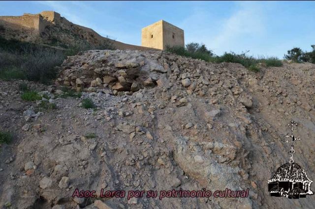IU-V exige una investigación por la destrucción arqueológica del entorno del Castillo