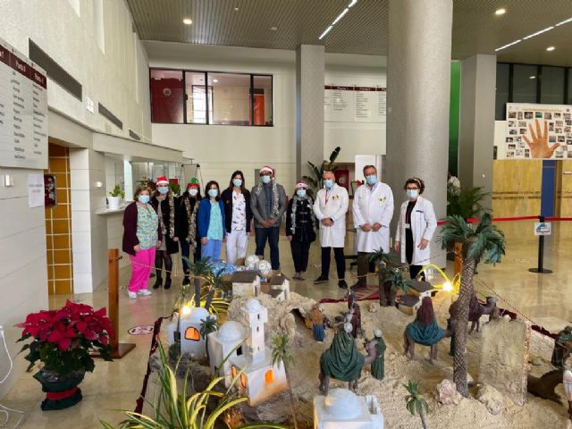 La Facultad de Ciencias Sociosanitarias del Campus de Lorca realiza una donación de juguetes al Hospital Rafael Méndez