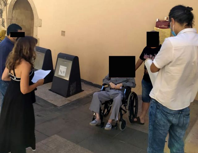 Vecinos de Lorca obligados a declarar ante jueces y forenses en plena calle por falta de accesibilidad a los juzgados