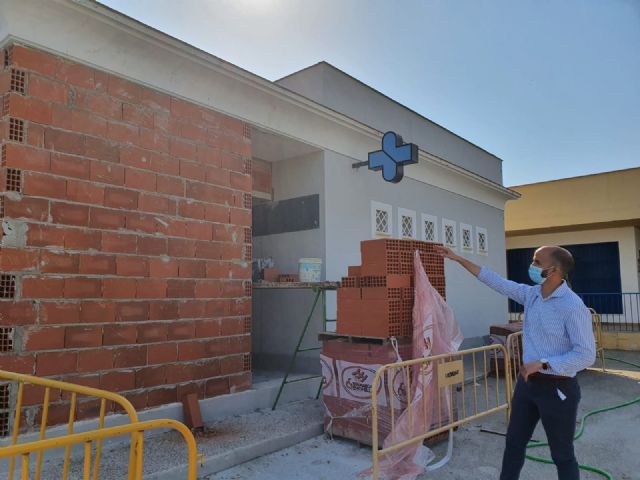 El Ayuntamiento de Lorca supervisa las obras de ampliación del consultorio de Purias que posibilitarán que los vecinos recuperen su atención sanitaria