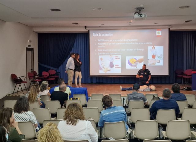 El Ayuntamiento de Lorca forma al personal municipal en rehabilitación cardiopulmonar mediante cursos impartidos por el Servicio Municipal de Emergencias y Protección Civil
