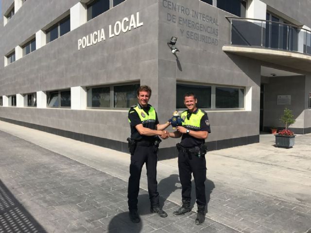La Policía Local de Lorca se suman a la iniciativa puesta en marcha por la Asociación Star Spain y la AECC para la recaudación de fondos para la lucha contra el cáncer infantil
