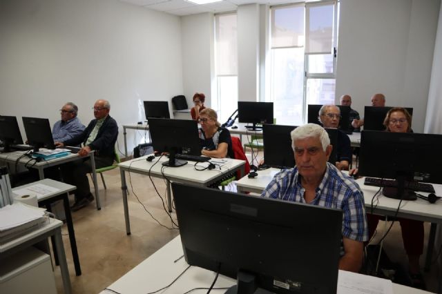 El Ayuntamiento de Lorca y la Fundación 'La Caixa' colaboran para la puesta en marcha de ocho talleres formativos para personas mayores residentes en pedanías