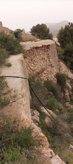 El Ayuntamiento de Lorca acometerá el arreglo de la muralla del castillo tras los daños causados por las lluvias de 2016 y cuya reparación no fue realizada en su momento