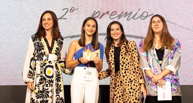 La murciana Diana Gimeno, segundo puesto nacional en la 61 edición del concurso de relato de Coca-Cola