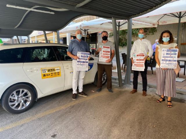 El colectivo de taxistas de Lorca ayudará a difundir entre sus usuarios la campaña 'Lorca te cuida' que persigue frenar la cadena de contagios por Covid19