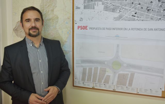 Diego José Mateos celebra que Gil Jódar se haga eco 'por fin' de la propuesta del PSOE de construir un paso inferior para solucionar los atascos en San Antonio