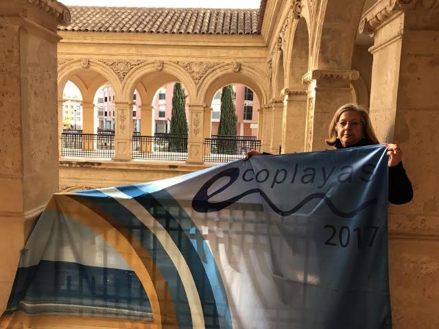La Cala de Calnegre renueva la bandera 'Ecoplayas' gracias al compromiso continuo del Ayuntamiento con la mejora de su calidad, sostenibilidad y turismo