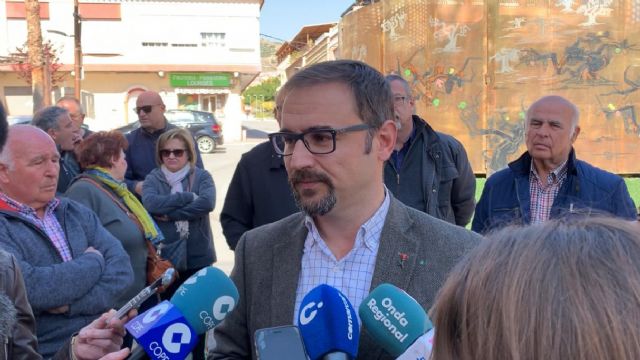 Mateos: 'Cuando sea Alcalde soterraremos los transformadores de la plaza de los Oficios de La Viña, el monumento a la inoperancia del Partido Popular'