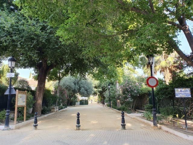 El Ayuntamiento de Lorca inicia los trabajos de preparación de parterres para la plantación de nuevos árboles, arbustos y flores en el municipio