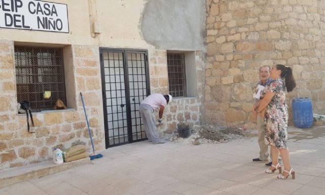 El Ayuntamiento de Lorca invierte más de 66.000 euros en actuaciones de reparación y mejora de 13 centros escolares del municipio durante las vacaciones de Navidad