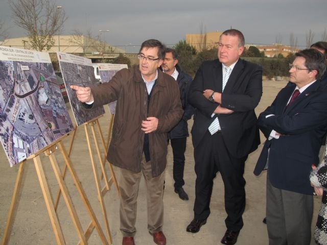 El segundo tramo de la ronda central mejorará la fluidez del tráfico en Lorca con un nuevo puente sobre el río Guadalentín