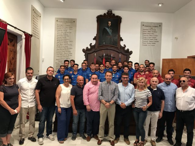 El Alcalde recibe al Lorca Deportiva en el Ayuntamiento por haber conseguido el ascenso a Segunda División B