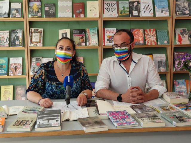 La Red de Bibliotecas Municipales de Lorca amplía sus fondos con la adquisición de nuevos ejemplares de temática LGTBI