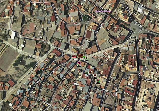 Un joven ha muerto al quedar atrapado en la valla de una vivienda en Lorca