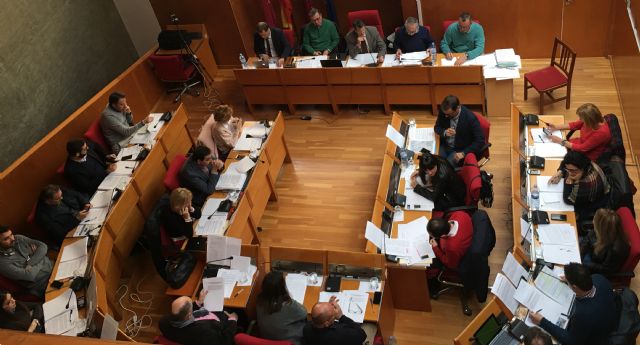 Gobierno y oposición acuerdan estudiar la inclusión de cláusulas contra la pobreza energética a la hora de contratar empresas eléctricas, a propuesta del PSOE