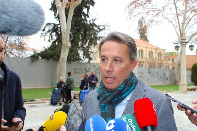 El alcalde de Lorca exige al Gobierno de España 'contundencia' para pedir que cesen las acciones salvajes contra los transportistas españoles