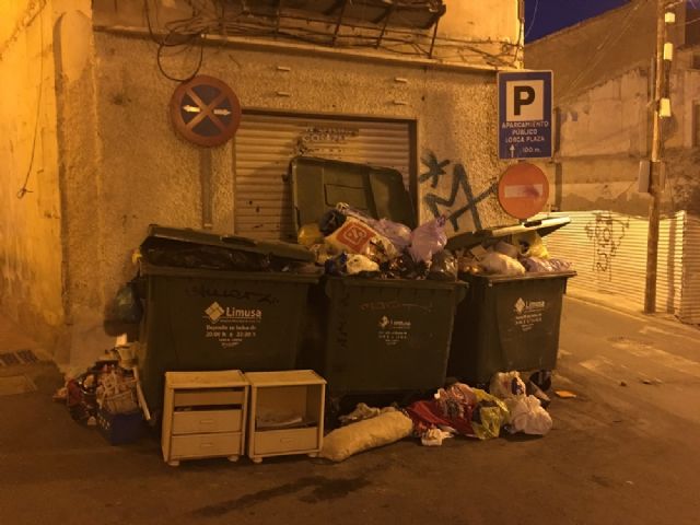 El PSOE pide el incremento de las tareas de limpieza en el Casco Histórico de Lorca
