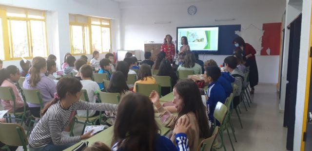 La concejalía de Sanidad de Lorca pone en marcha talleres de promoción de alimentación saludable y sostenible en los centros educativos de primaria del municipio