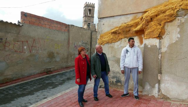 El Ayuntamiento de Lorca derriba una casa particular y construye una placeta en el solar sin contar con el propietario