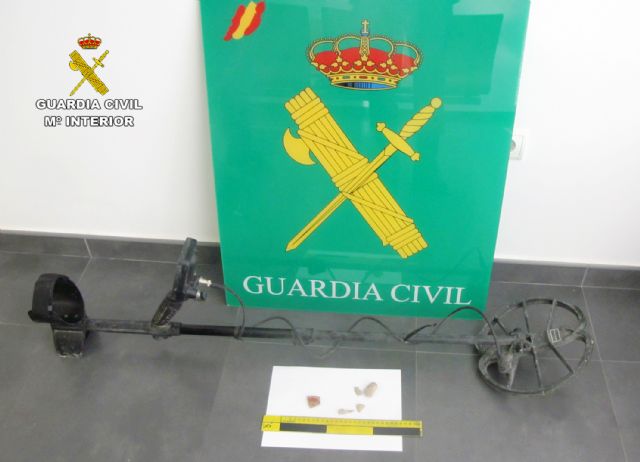 La Guardia Civil investiga a una persona por expoliar de forma ilegal varias piezas en un yacimiento arqueológico