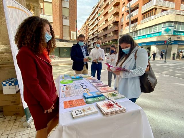 El Ayuntamiento de Lorca conmemora el Día Mundial Sin Tabaco informando a la población de los riesgos del tabaquismo